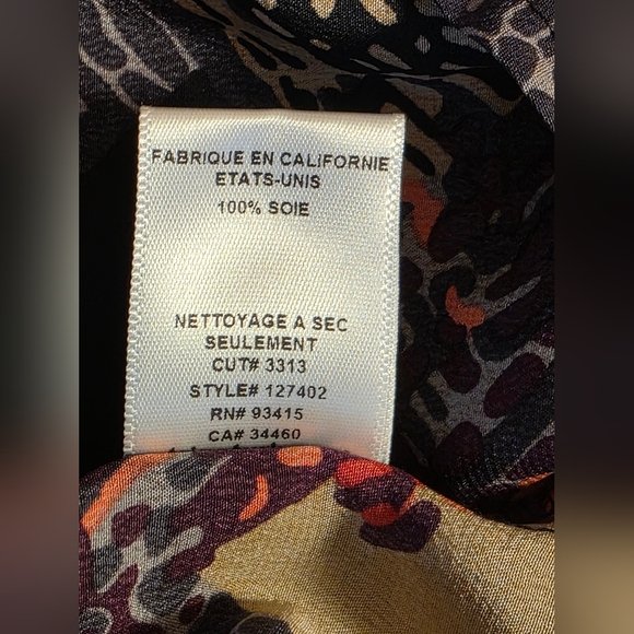 Trina Turk Red and Black Patterned Silk Blouse Size Medium - Picture 6 of 6